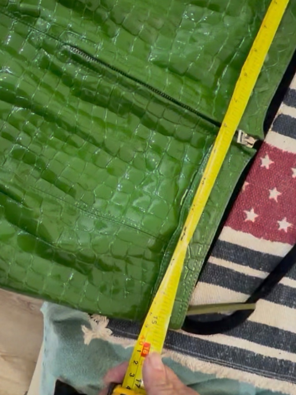 TOM FORD Green Croc-Embossed Patent Leather Mini Skirt IT 40 / US 4 - Picture 3 of 7